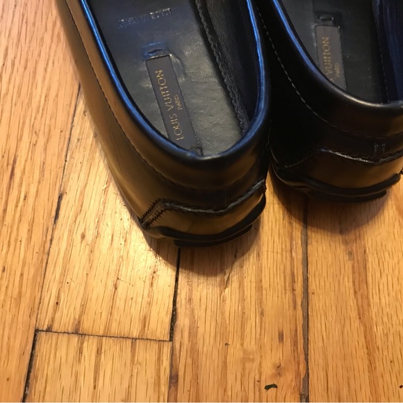 Luis Vuitton authentic moccasins size 7 - Picture 3 of 8
